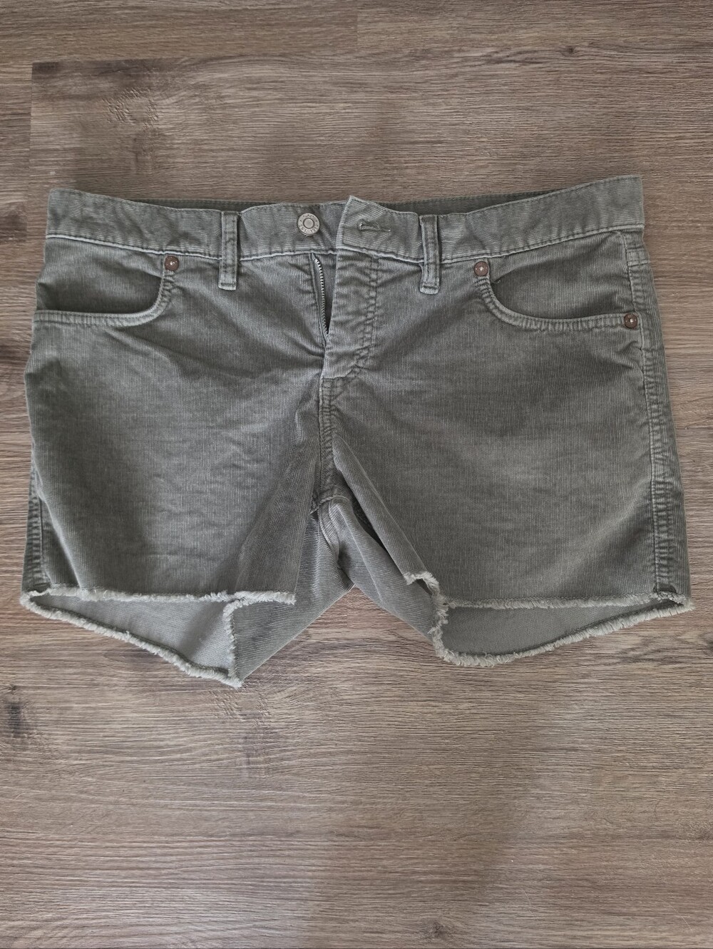 GAP Olive High-Rise Cut Hem Shorts